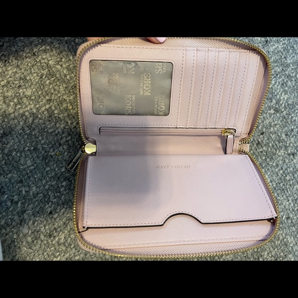 Michael Kors wallet - Picture 2 of 2